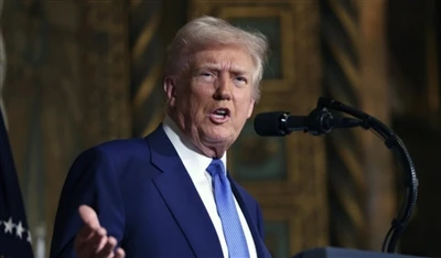 Трамп планира да уведе царине од 25% на увозне аутомобиле, чипс и фармацеутск...